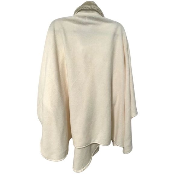 LeModa Zip Front Faux Fur Fleece Cape Cream Colored. One Size Fits Most - Picture 4 of 5